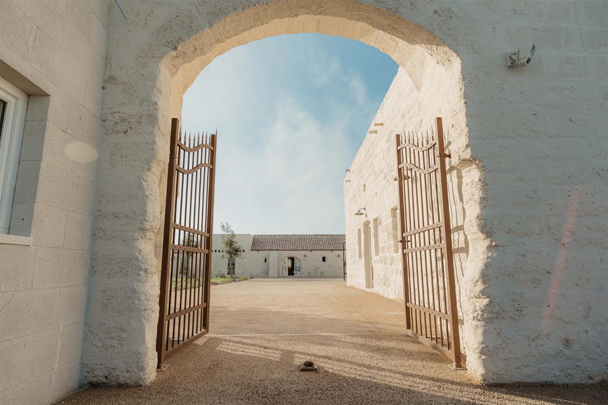 Masseria Vaccaro By Raro - Self Check-in Hotel *